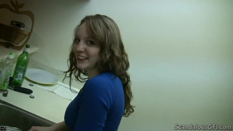 Scandalous GFs: Sexy ragazza tettona viene scopata hardcore dall'amante