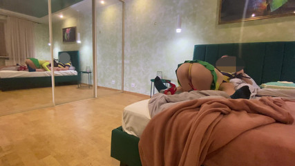 LoveHomePorn: Nadržená děvka dostane kundičku ošukanou starým tlustým chchpkem