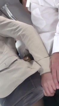 Crowded Bus Rush. Cewek dengan stoking hitam ini lagi asik mainin memeknya pakai stoking seksi - bagian 2