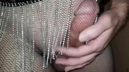 Dani Leg: Dani सेक्सी काले फिशनेट में बड़ा वीर्य निकालती है