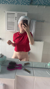 Dlouhé stydké pysky a tvrdé bradavky
