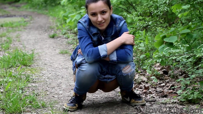 Love 2 Piss: Витирання листом