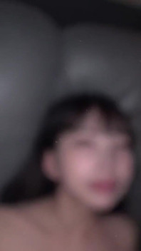 与害羞的女孩的强烈紧密联系，混合的情绪构建到令人难忘的奶油派和颜射时刻