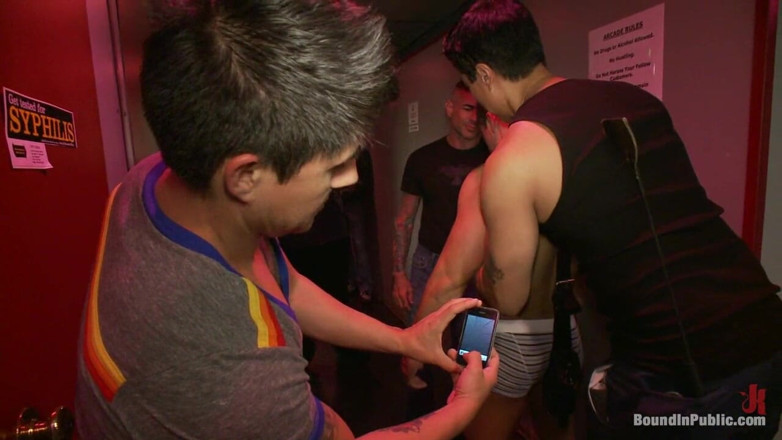 Bound in public: La zorra del teatro de Nob Hill