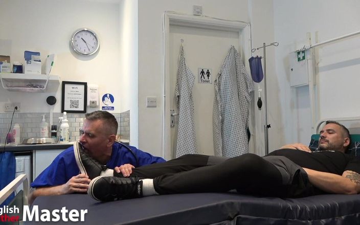 EnglishLeathermaster: Lekarz uwielbia stopy pacjentów i zjada spermę z stóp