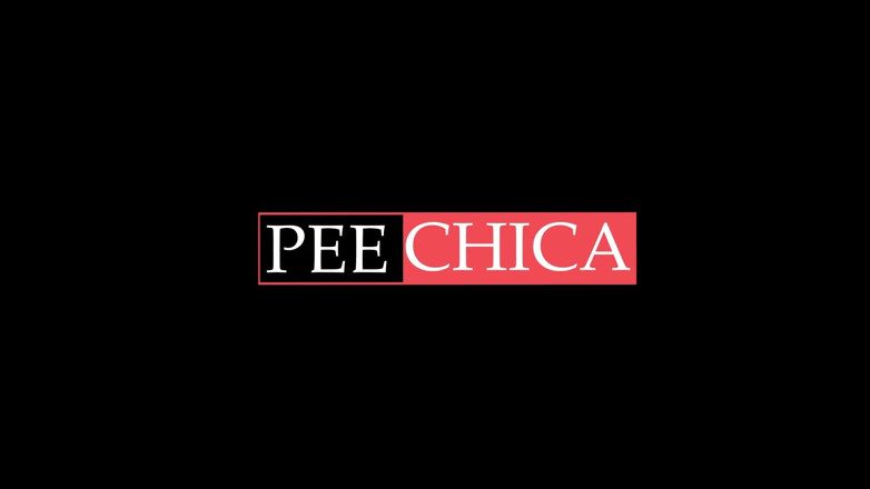 PeeChica: Đi tiểu và thủ dâm âm hộ trong nhà vệ sinh
