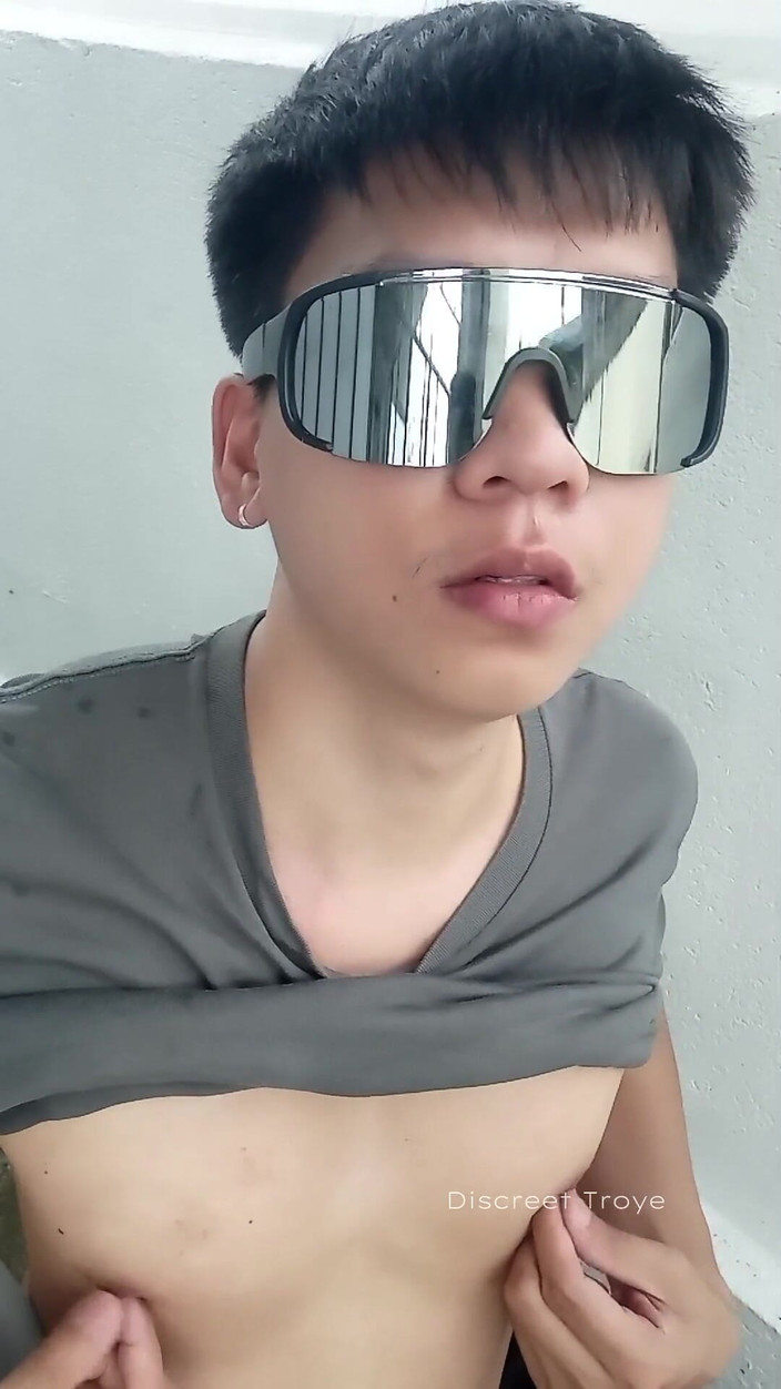 Troye_AsianPinoy: Asyalı oğlan seksi göt ve büyük damarlı yarak