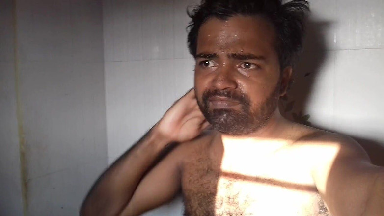 Mayanmandev: Mayanmandev показывает потливое тело