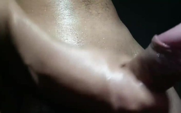 sexoverfilm: Masturbação com óleo