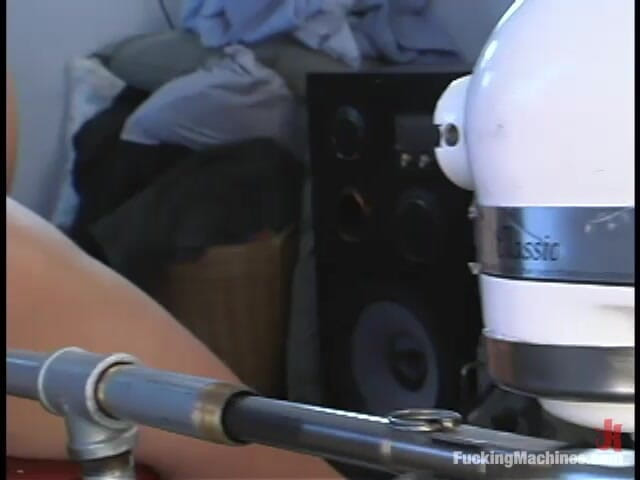 Fucking Machines by Kink: 재키 무어