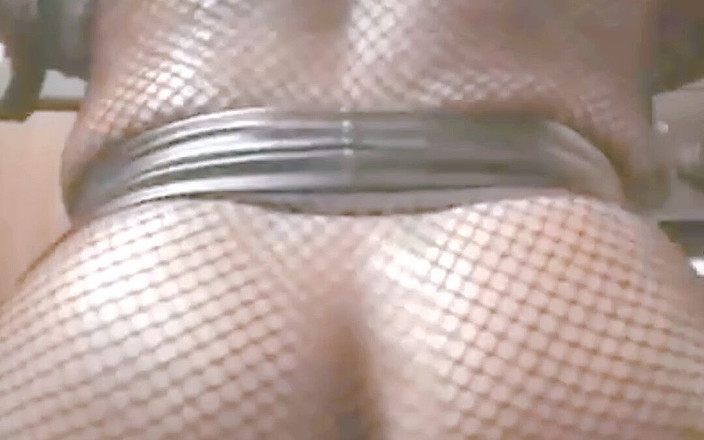 Black mature kinky muscle: Partea 3 - Plasă musculoasă cu țâțe și joc de prostată