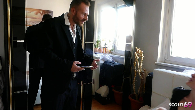 Scout69: Niemieckie okulary Shor Hair Nerd dziewczyna Lia Louise Get Hard...