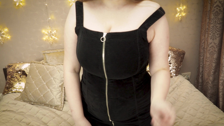 BustyVic: Zkoušení černých šatů