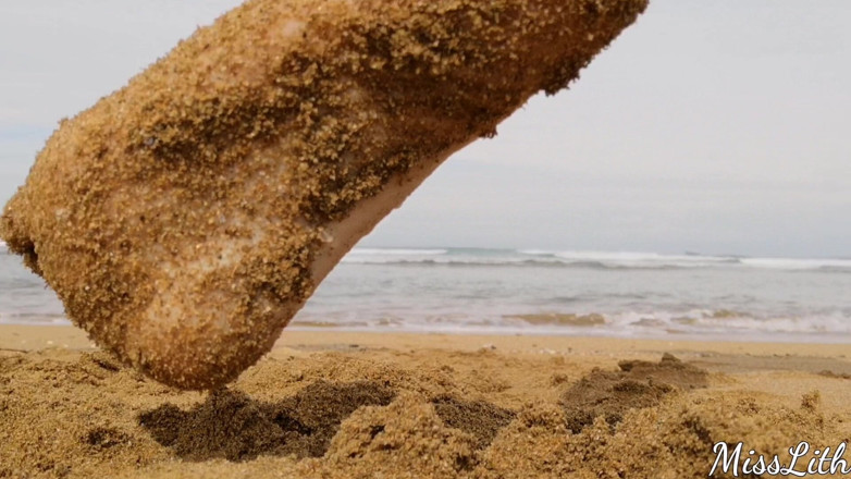 Miss Lith Domina: Pieds de sable