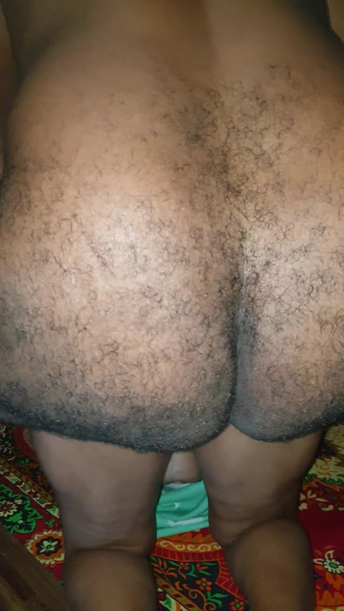 Tiyana: 顺从的热辣人妻深喉口交并射在阴户里