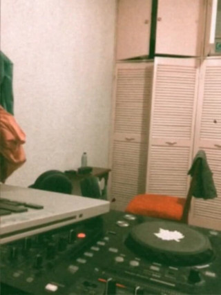 Phillholes: Tesão de dj