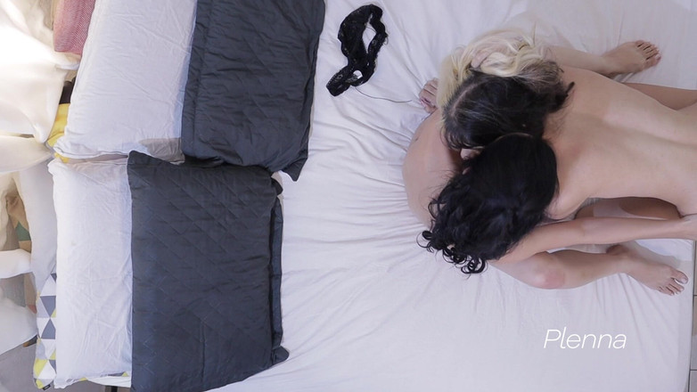 Plenna Filmes: 我操了我的朋友，并在屋顶上用相机记录了下来