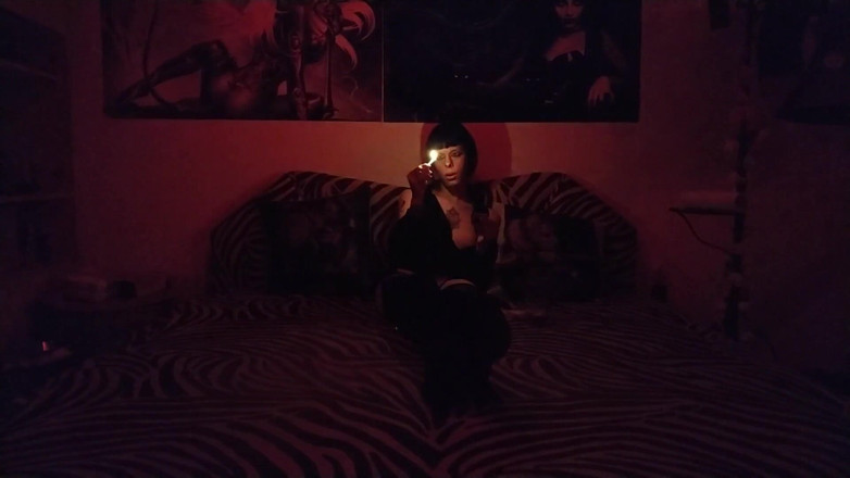 Beth Kinky: Piromaniac gotică 01