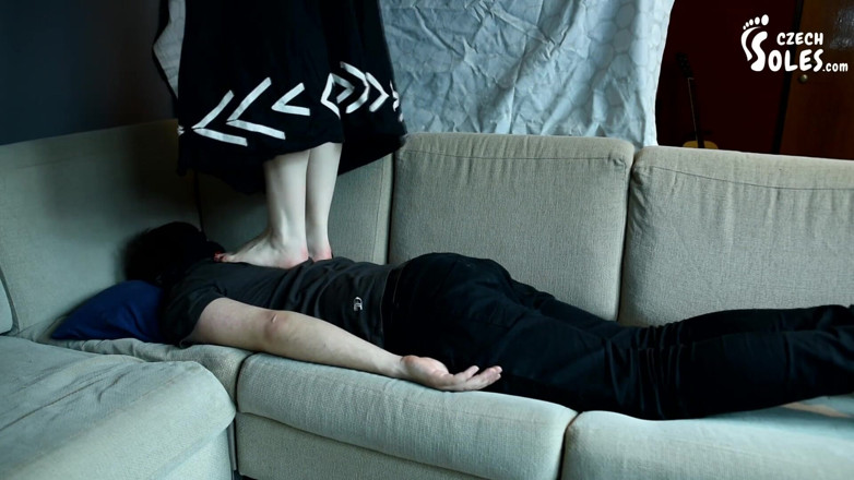 Czech Soles - foot fetish content: Pisoteando a su sumiso novio