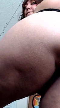 Saya Mencoba Dengan Dildo Terbesar Saya Di Pantat Besar Saya