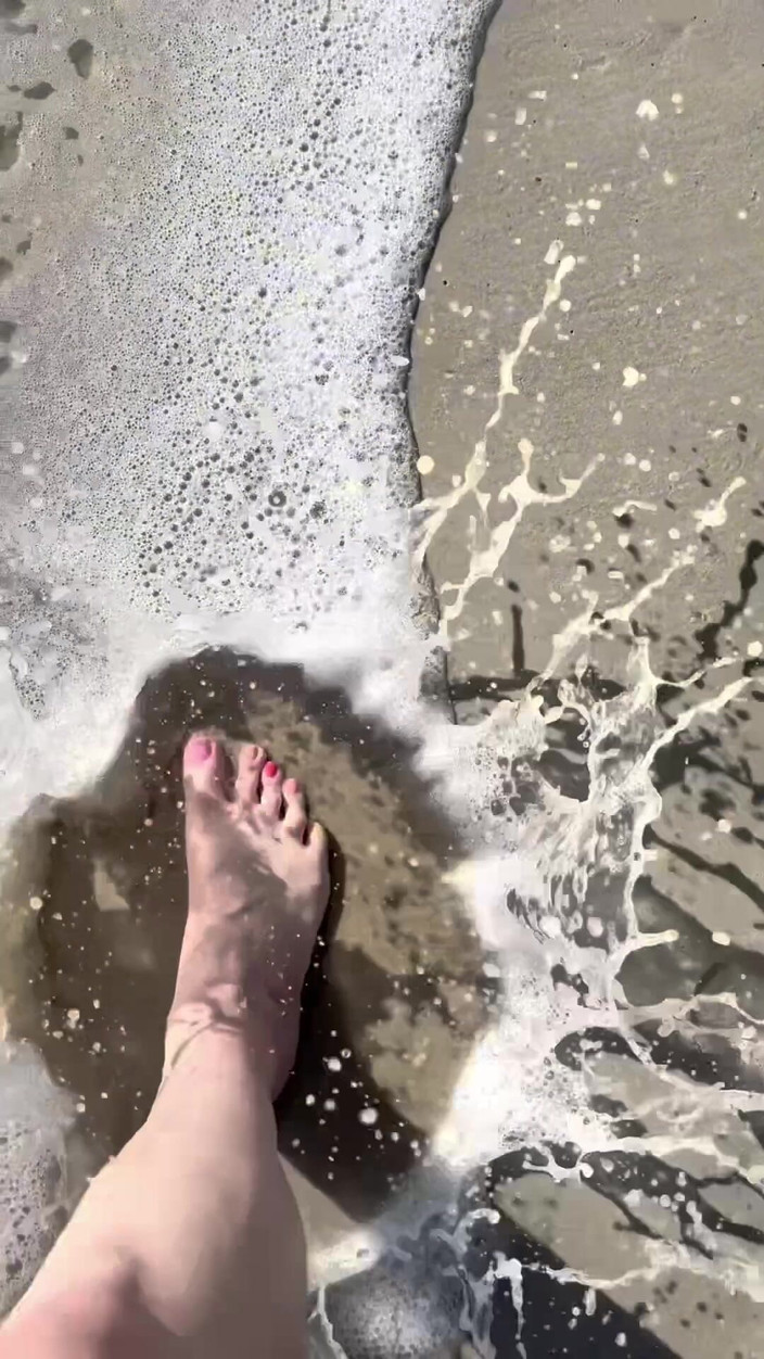 Peppermint Giantess: Día en la playa con 67 diosa