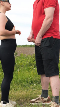 560 Cizinec je sperma na zadku sportovní dívky v legínách! To je skvělé
