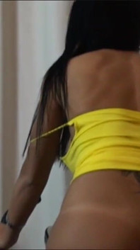 Gimnastică și masturbare pentru Sofia Cucci care se bucură ca niciodată