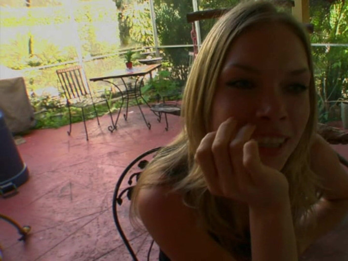 Dirty Teeny: Calde ragazze lesbiche si sditalinano e si leccano in estasi