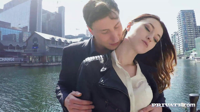 Private.com: Misha cross gợi cảm được một con cu mập mạp và đụ...