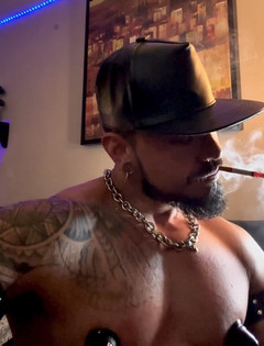 Reds and Muscles: Rauch meine brust und bearbeite meine nippel!