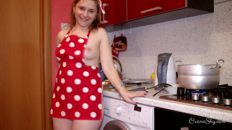 MILF Oxana: Oxany kulinářské show část 1. Krevety