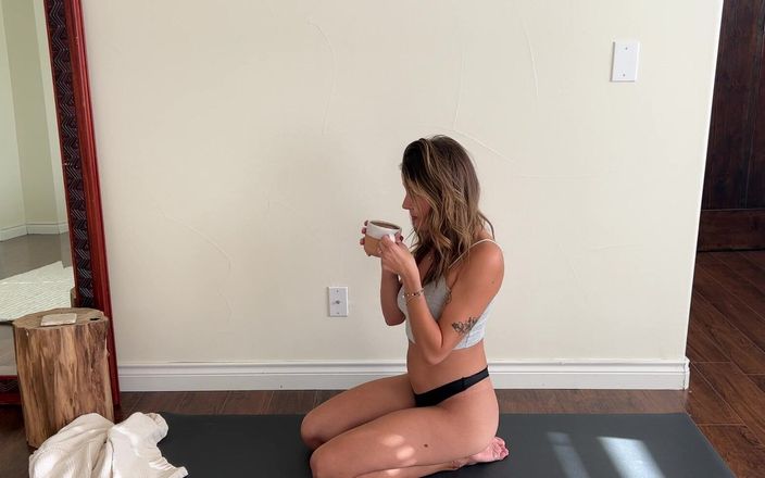 Kate Marley: Min morgonkaffe sträcker sig med en sida av yoga