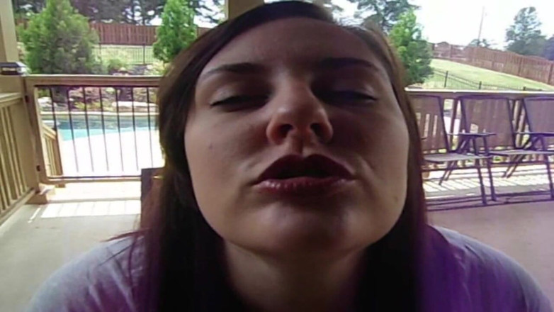 Sexy Amateurz: BBW brunette shows her pretty lips