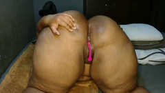 Big black clapping booties: 套弄我丰满的大屁股，第1049集
