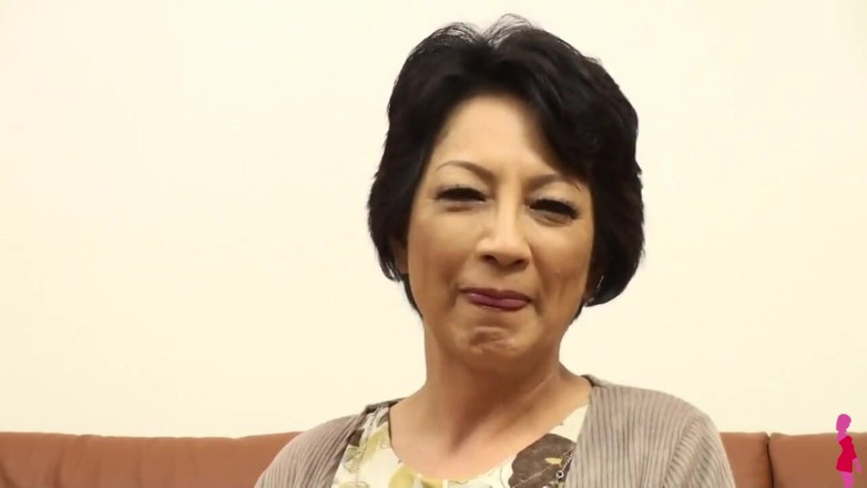 Asians in love: Japanische hentai-milf 4