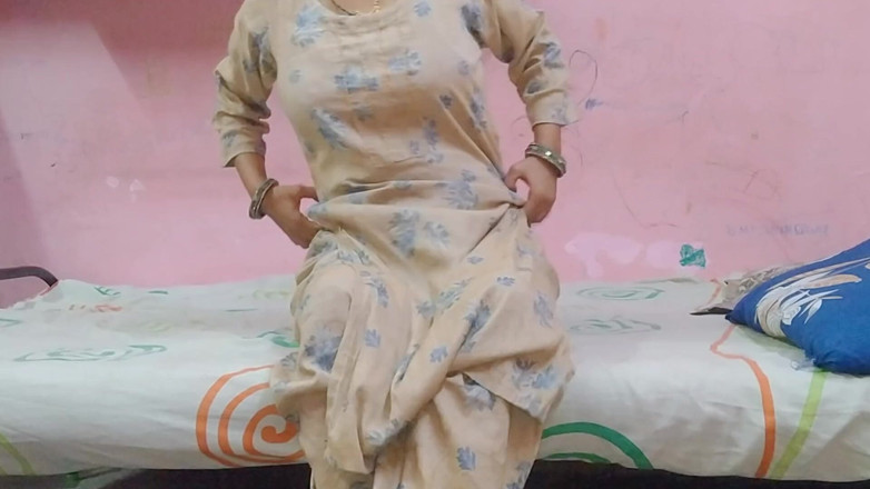 Shahilsingh119: Hintli ateşli evli kadın sikişiyor