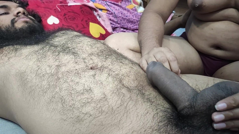 Vaishnavysharunraj: Mallu çiftler tarafından çıplak elle muamele