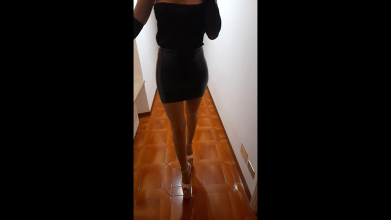 LauraOnHeels: MILF mit extremen high heels und strumpfhosen geht