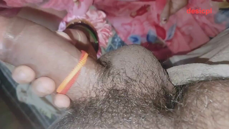 Desisexycpl123: desi randi patni priya bhaabhi ashlil land chusaee deti hai...