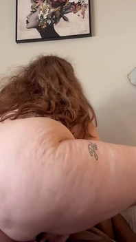 Einen zufälligen Tinder-schwanz auf der couch reiten