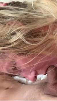 Deep Throat Queen Gagging