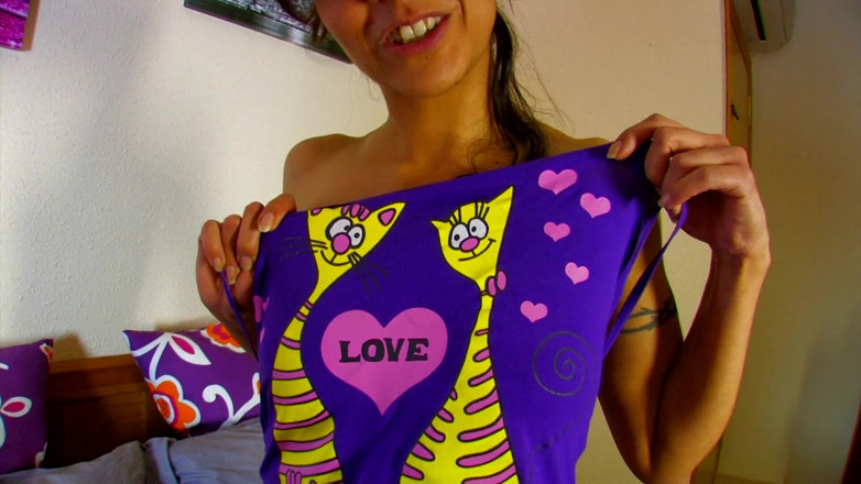Hot Euro Girls: Amateur video of a hot brunette and a handsome stud