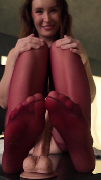 Instrucciones de paja sudorosa, pies de nylon apestosos y exigentes adoración