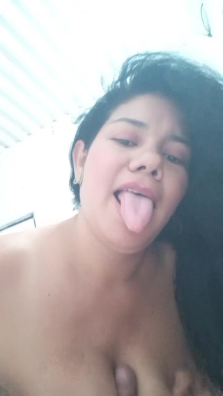 Valkyrieandluigy: 我喜欢吮吸直到我得到美味的牛奶