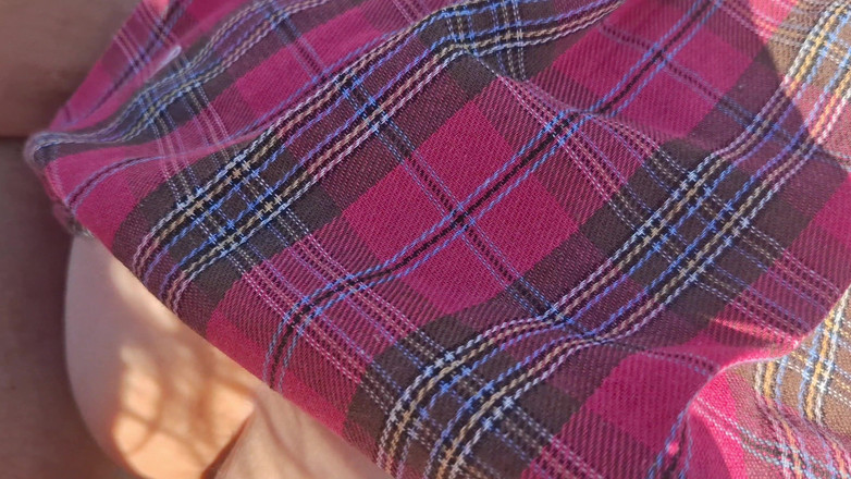 Porcelain Doll: Knullar den oskyldiga rödhåriga i trädgården