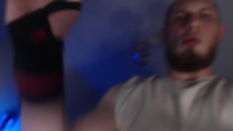 Hunky time: Домінуючий використовує свого раба