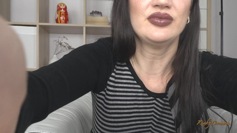 KinkyDomina: Buzele maro fascinante suculente te fac fericit
