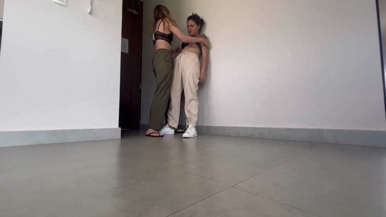 scarlettandc: Scontrarsi Ci Fa Eccitare Molto