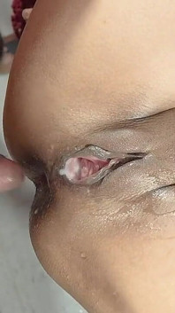 Priya fışkırtıyor ve dölleme seksi