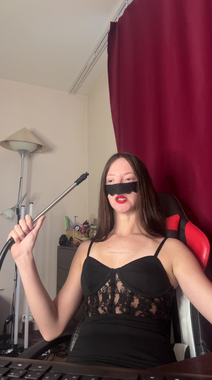 Skinny_lady69: Lei non è un uomo! Sei perdente